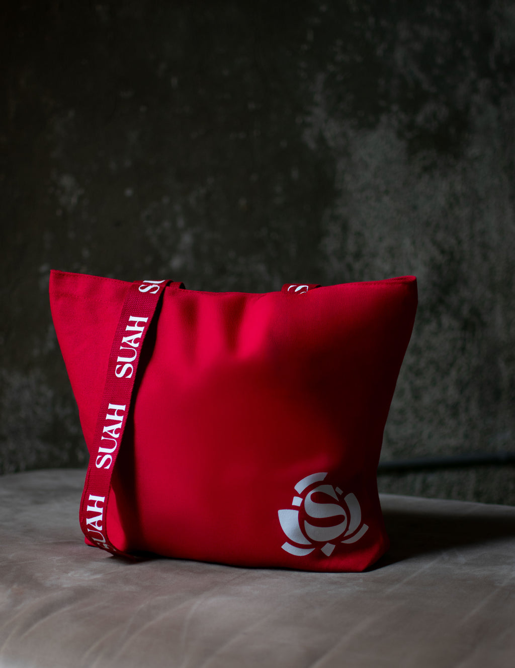 L.I.B. Tote Red