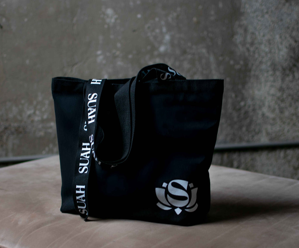 L.I.B. Tote Black